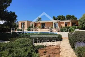 Ref. PRO107 – Single-storey, stylish villa with patio in Porto Petro’s first sea line — photo 2