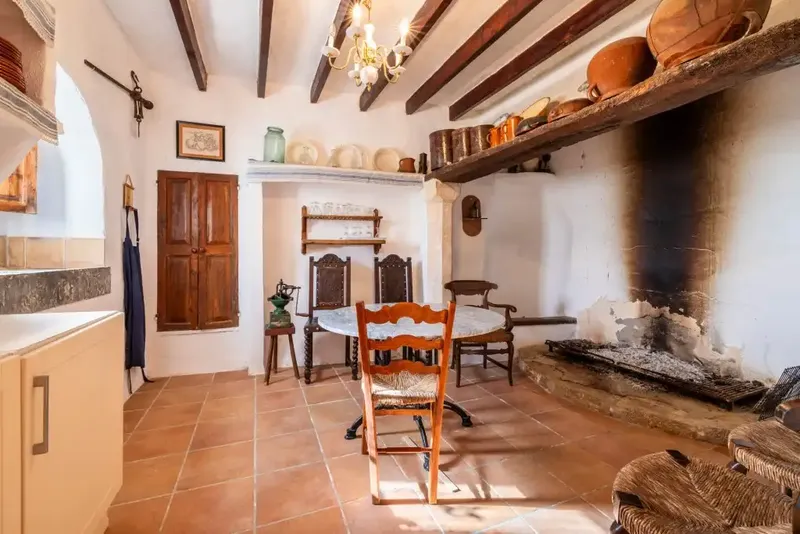 We are delighted to present this versatile rustic estate for sale in Ariany, situated on an expansive plot of approximately 70,000 m² — photo 10