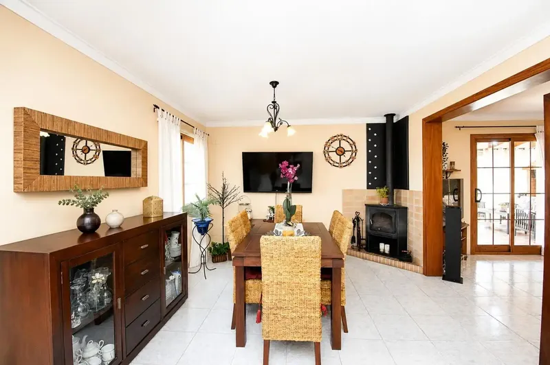 Rustic finca with 241 m2 home, pool, guest apartment and large garden in Sencelles — photo 4