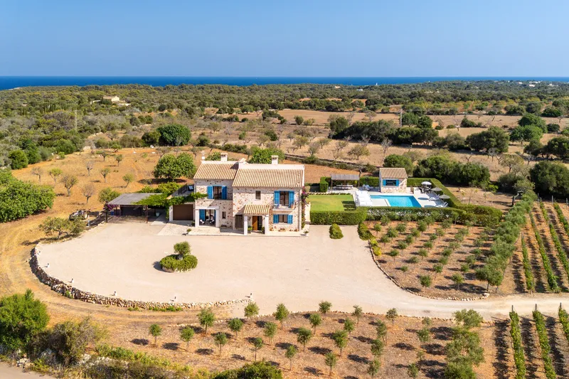 Finca with coastal views and private vineyard near Portocolom — photo 2