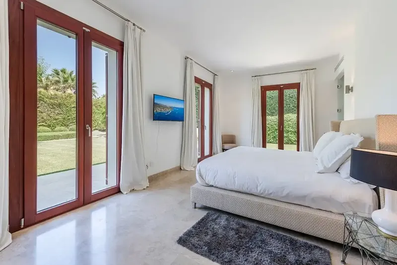 Just 5 minutes from the beach in an exclusive area of Canyamel in northeast Mallorca, in a picturesque location next to the golf course — photo 11