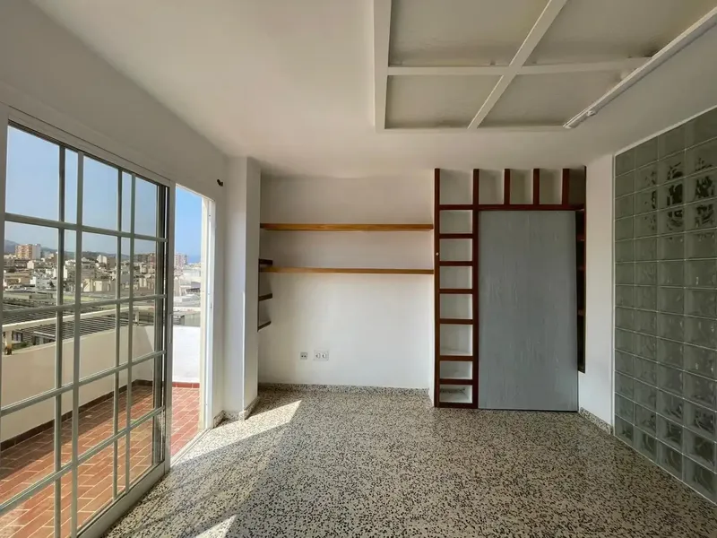 Studio with balcony and panoramic views - Bellver Castle and Palma Bay - C/ Joan Crespi — photo 10