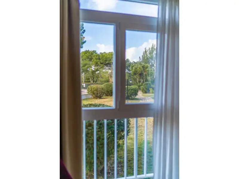 Ground floor apartment in a quiet and select urbanization. It has two double bedrooms, bright and spacious. The large — photo 10