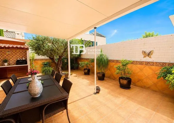 House in Calle de Josep Pla, L'Olivera - Amanecer, Palma de Mallorca — photo 2