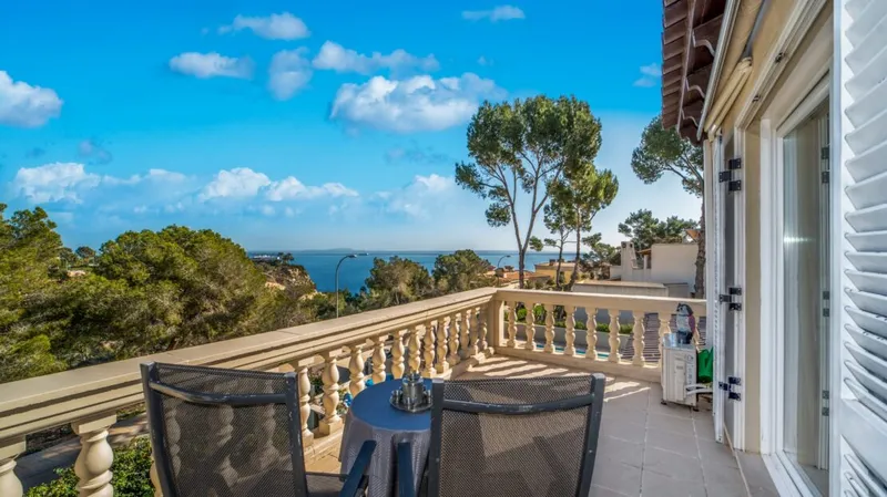 Attractive modern villa, with lovely sea views, in a tranquil location just minutes’ walk to the fine sandy beaches of Portals Vells – for sale — photo 10