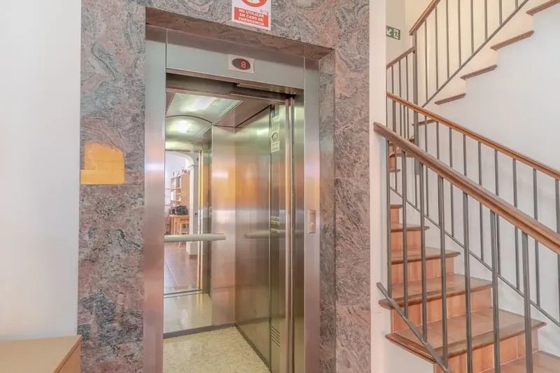 Prestigious building for sale of about 800 m² usable and habitable, distributed over four floors of about 200 m² each, in the historic center — photo 7
