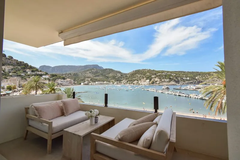 Penthouse on the beachfront in Port de Sóller — photo 1