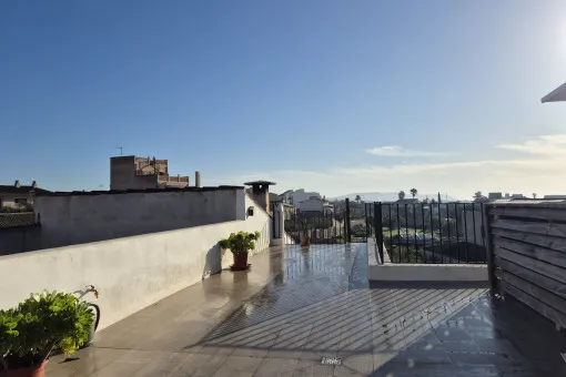 Llucmajor: Spacious and tasteful townhouse with a fantastic rooftop terrace and sunny patio — photo 1