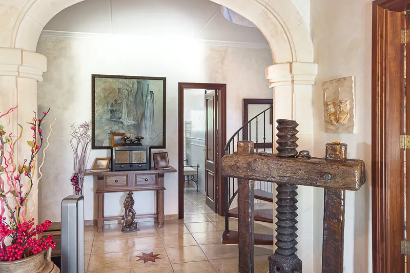 Traditional finca estate with pool, padel court, double carport, 4 garages, summer kitchen & much more — photo 6