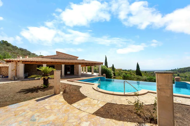 Mallorcan XL finca with wide sea views, swimming pool, SPA and garage in Cala Murada — photo 1