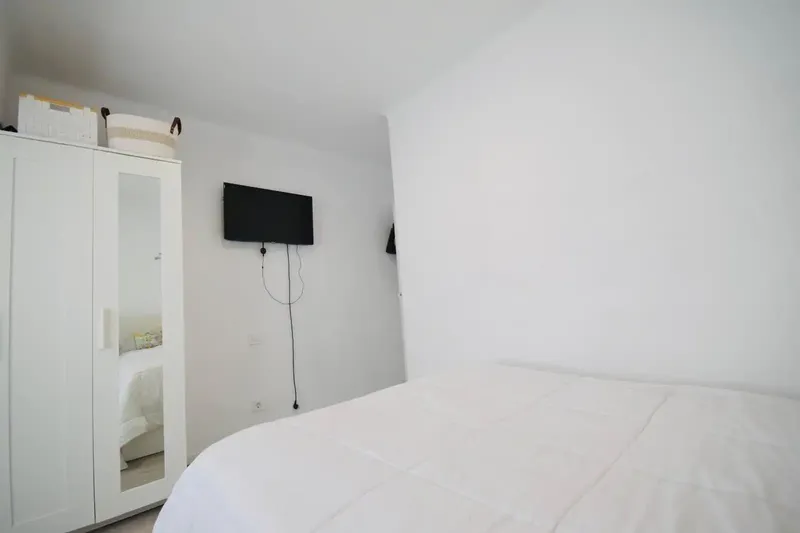 Discover this cozy and bright fifth-floor apartment of 75 m², a home with great potential and a comfortable, functional layout. It has 3 — photo 10