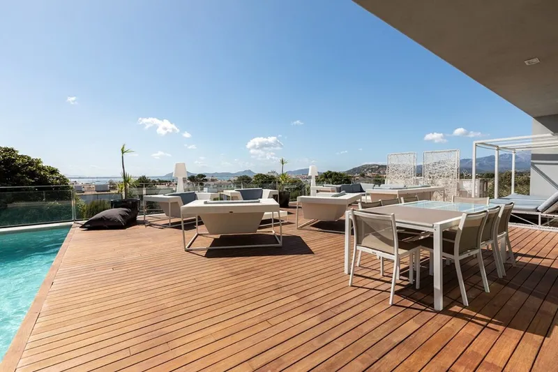 Modern coastal villa with panoramic bay views in Puerto Pollensa — photo 9