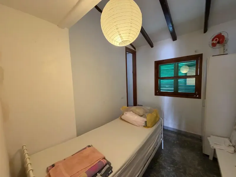Beautiful house to renovate with great potential and approximately 103 m2 of living space that could be extended by about 187 m2 to reach — photo 9