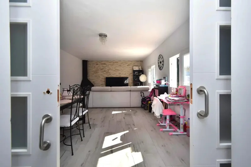 Discover your new home in the idyllic neighborhood of Es Pil·larí! This charming detached villa awaits you minutes from the beach — photo 6