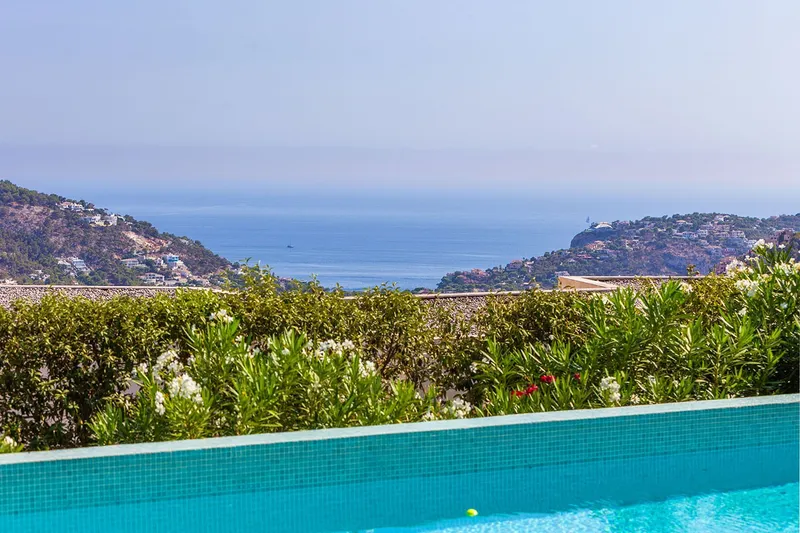 Spacious luxury villa with fantastic sea and panoramic views — photo 3