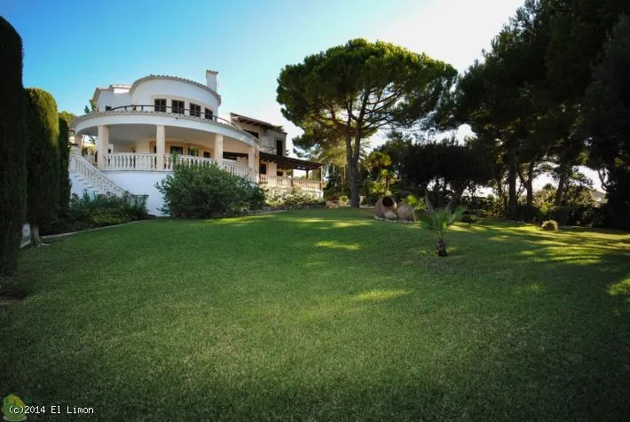 Villa in Bonaire — photo 1