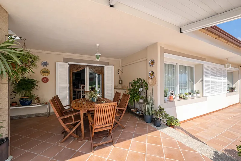 Spacious villa in Cas Català with partial sea views, an excellent location, and great potential — photo 5