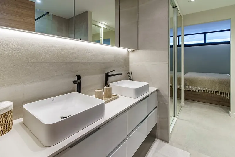 Renovated apartment for sale in Portals Nous with sea views near Puerto Portals — photo 12