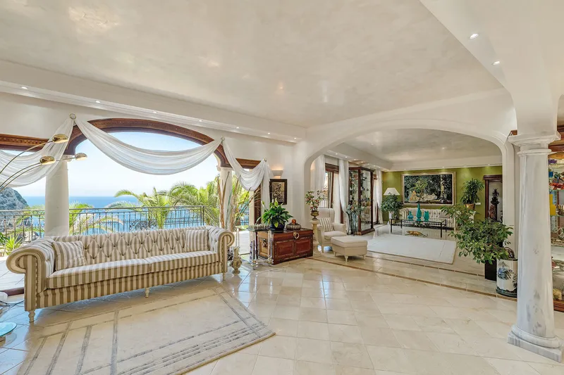 Luxury estate with spectacular sea views — photo 6