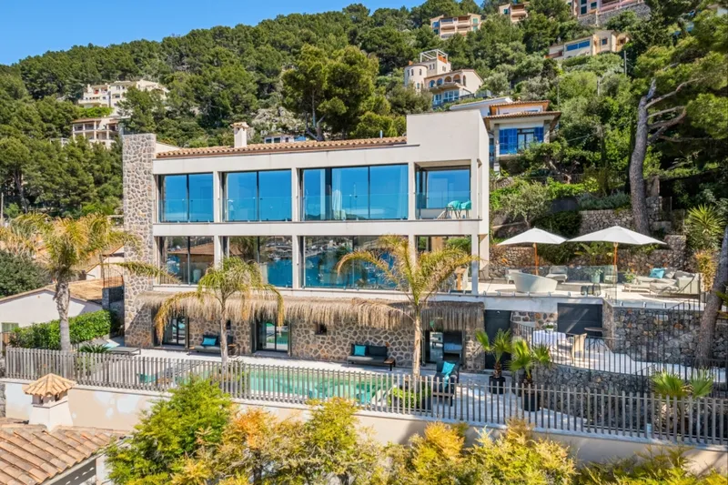 Design-Forward Sea View Villa in Puerto de Sóller — photo 3