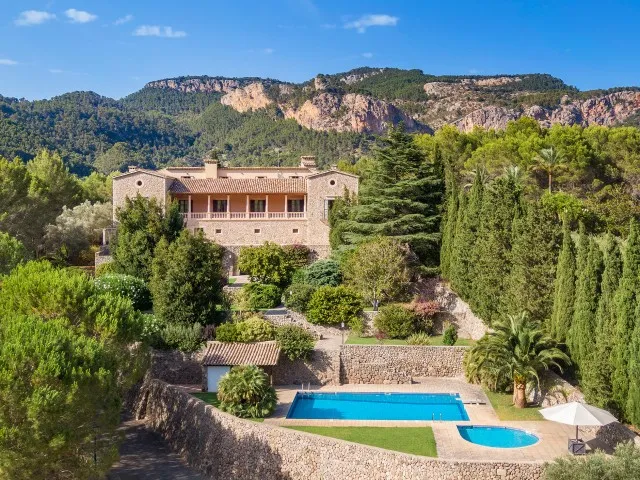 Magnificent country estate for sale on a huge plot in Puigpunyent, Mallorca — photo 1