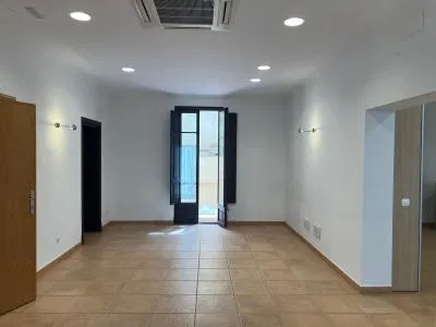 Office - Palma de Mallorca (Sindicat), Built Surface 130m², Terrace Size 9m², Lift — photo 1