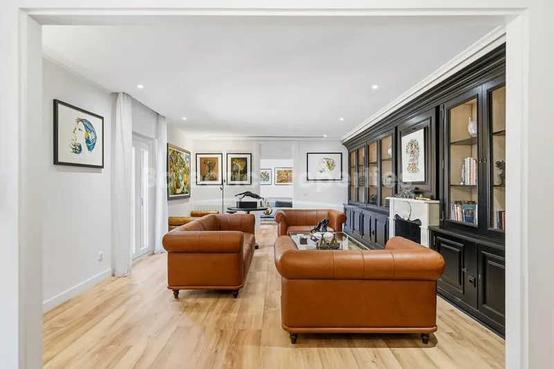 Elegant 4-bedroom luxury apartment for sale in Palma Old Town, Mallorca — photo 3