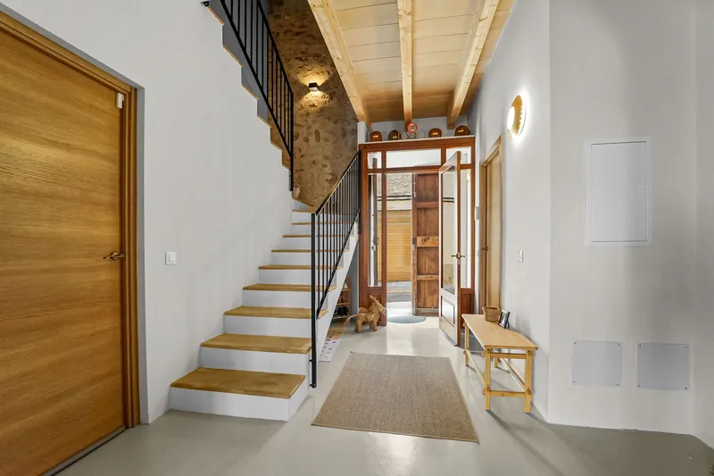 Sold by Us | Move in and Enjoy – Fully Renovated Village House with Perfect Layout — photo 3