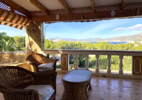 Sea view villa in a privileged location — photo 9