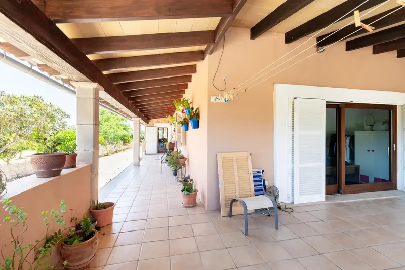 In an environment of absolute tranquility, on the outskirts of the charming village of Moscari, lies this magnificent rustic estate that combines — photo 10