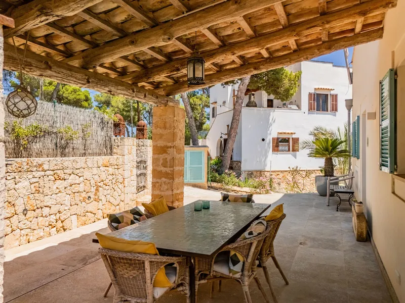Villa in Cala Santanyí with two units and roof terrace — photo 4