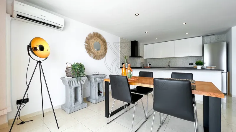 Exclusive in Santa Ponsa: Bright sea-view apartment directly at the bathing bay — photo 10