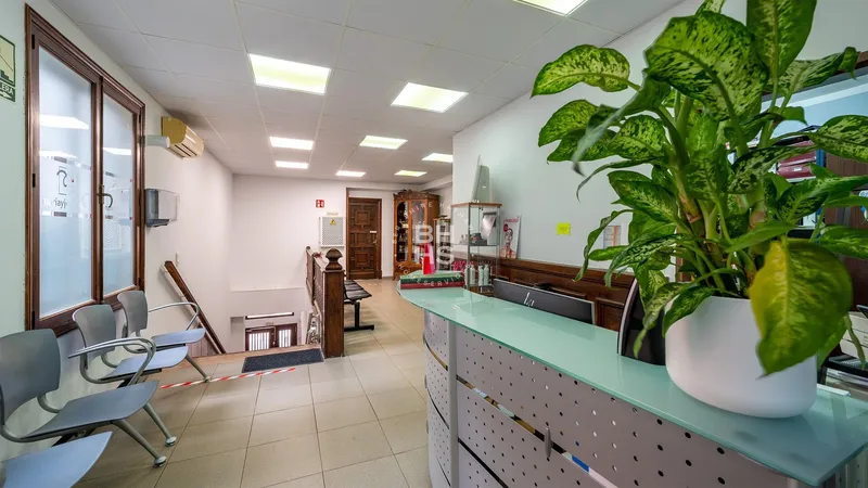 Commercial Premises for sale in Plaza del Olivar — photo 2