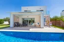 Modern villa on large plot with pool — photo 3