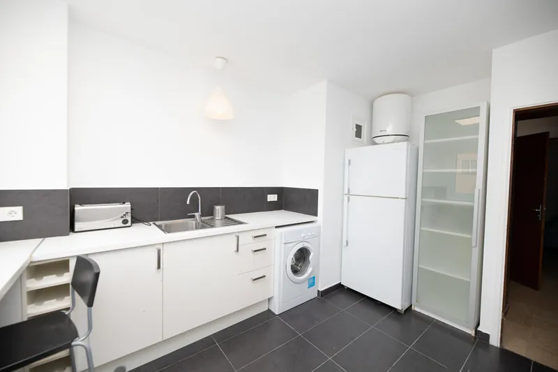 Bright Two Bedroom Apartment with Terrace in Terreno - Long Term Rent, Only Available for a Couple — photo 11
