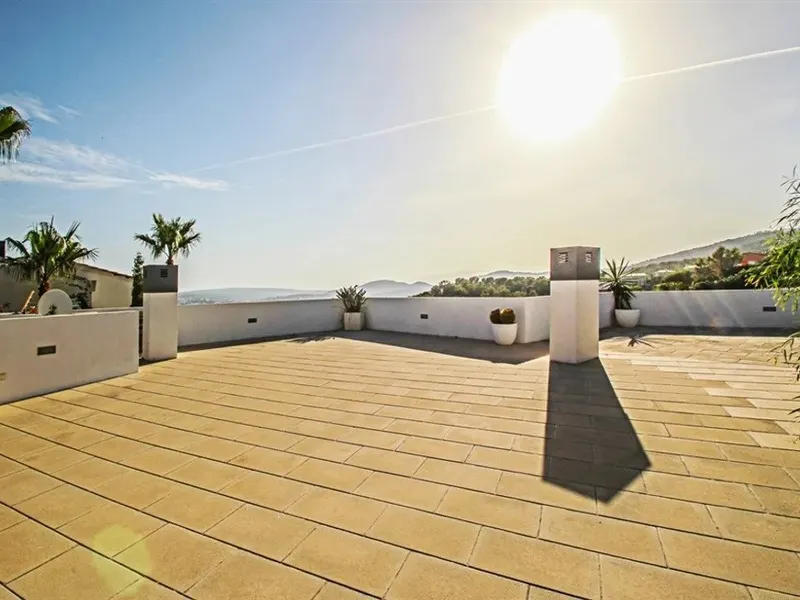 Modern villa with pool and sea views in the sought after Costa d'en Blanes — photo 8