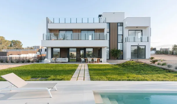 Villa with a Large Garden and Views of the Bay of Palma in Son Gual — photo 5