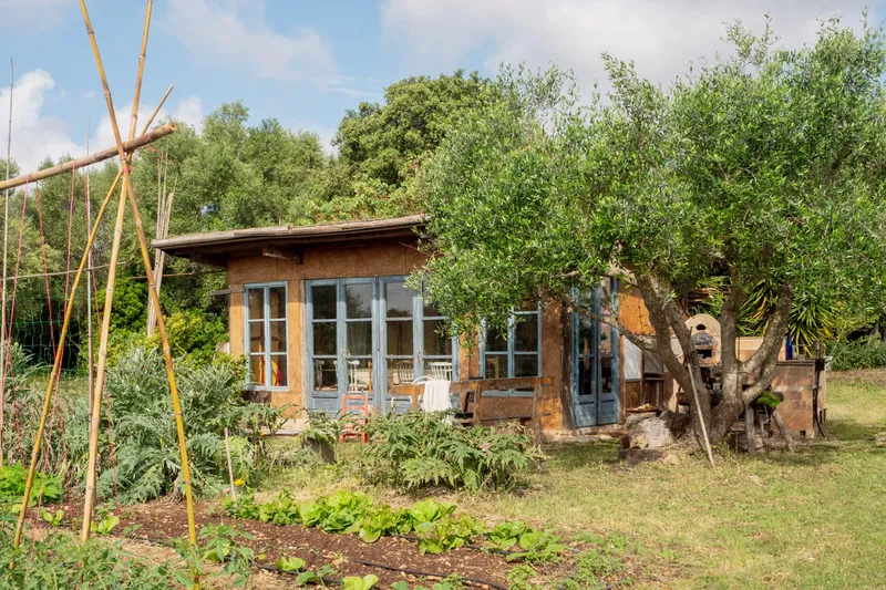 Country home on large plot in a private location — photo 5