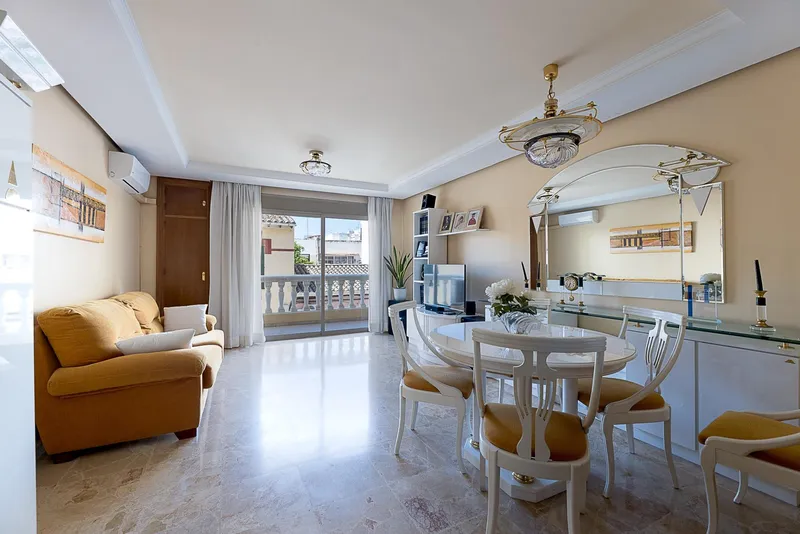 Building in Pedro Garau with commercial premises, garage and terrace — photo 1