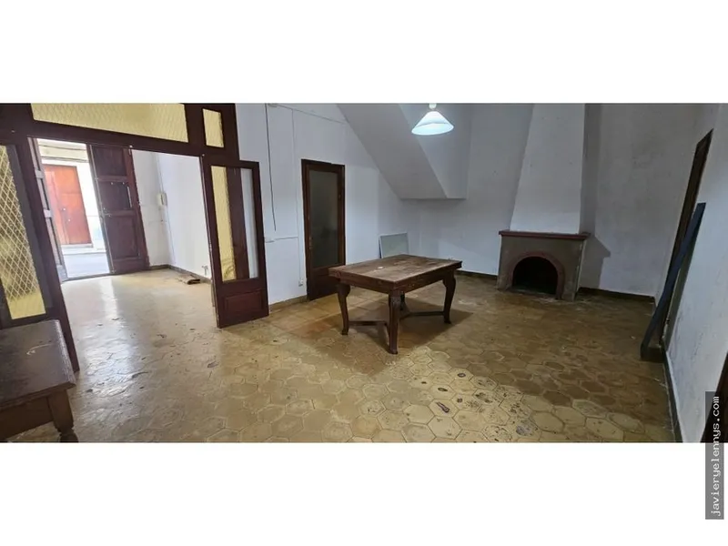 Semi-detached house for sale in Calle de València — photo 1