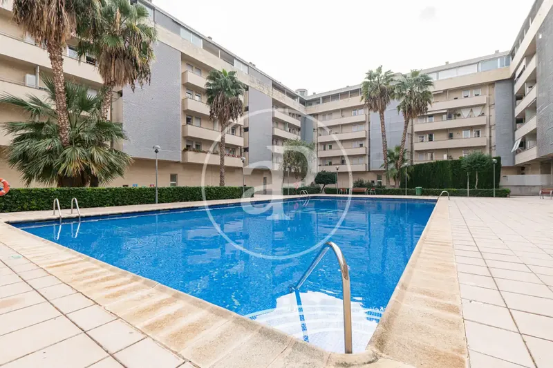 Apartment for rent with communal pool and garage in Palma — photo 1