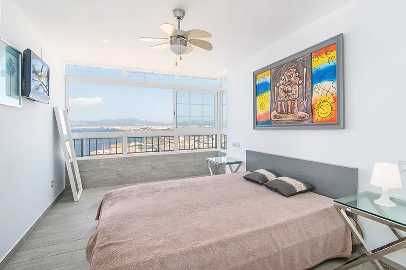 Reformed Penthouse with 360º Sea Views in Ca'n Pastilla — photo 12