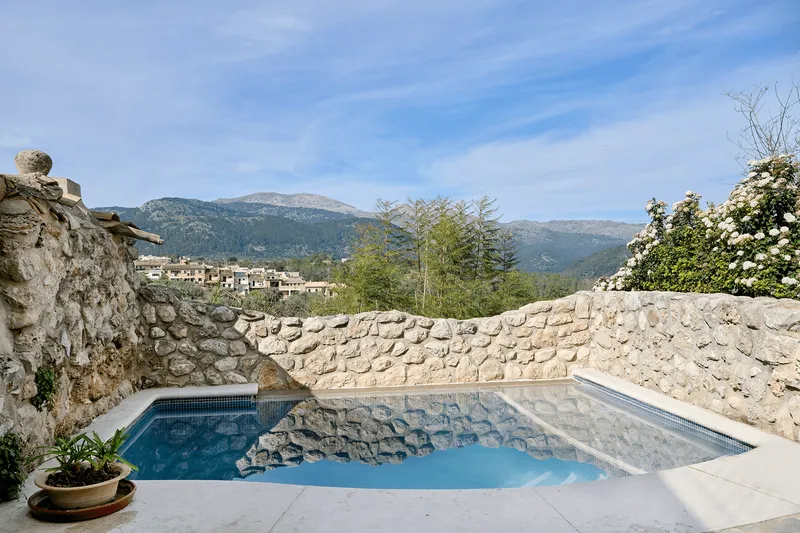 Elegant Spanish Townhouse with Pool in Mallorca — photo 1