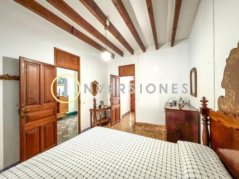 INVERSIONES GRUP REAL ESTATE BOUTIQUE presents this historic manor house in the heart of Petra, a property that combines — photo 9
