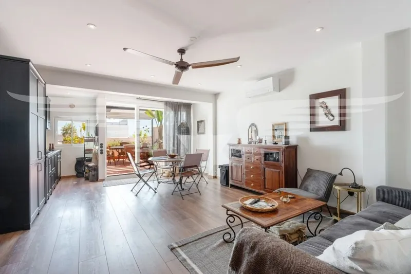 El Terreno I Townhouse with sea and harbor views — photo 4