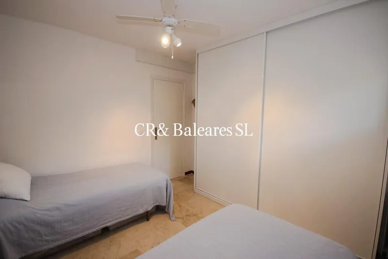 Lovely beachfront apartment with stunning sea views — photo 8