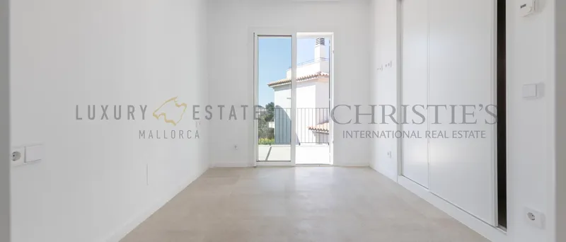 Ready to move in villa in Sa Rapita in the south of Mallorca with partial sea views — photo 8