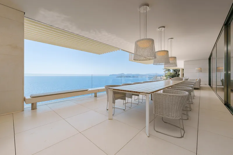 Beachfront villa in Port Adriano — photo 5