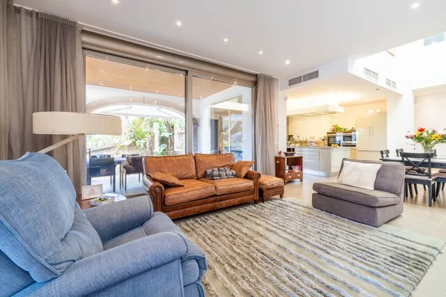 Luxury sea view villa with private lift for sale in Bonaire, Alcudia — photo 4