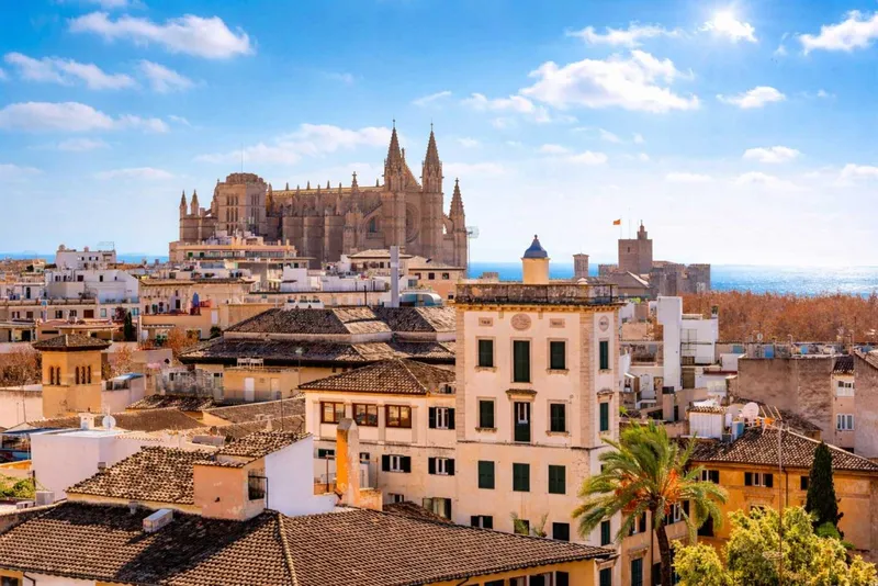 Palma Casco Antiguo prestigious area apartment for sale with attic room and large attic space — photo 1